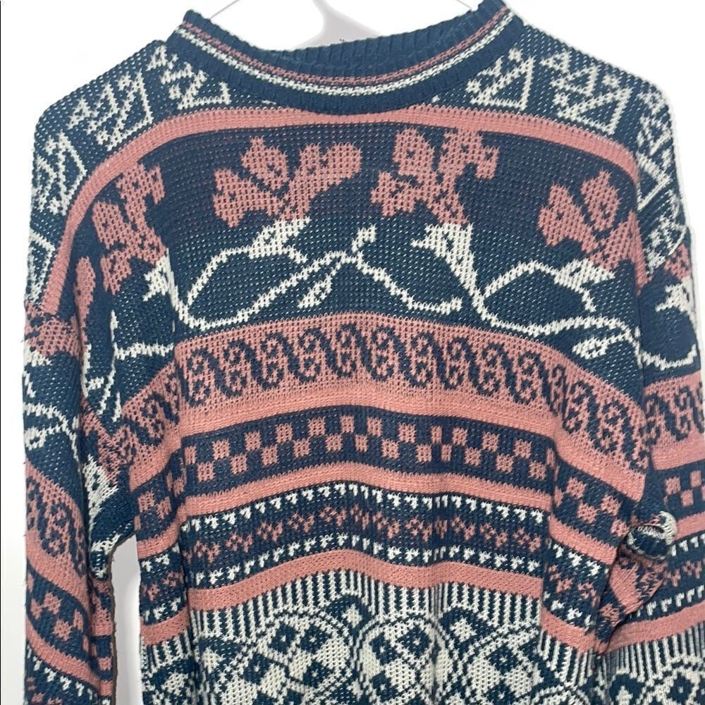 Men's Multicolor Patterned Sweater - Picture 2 of 6